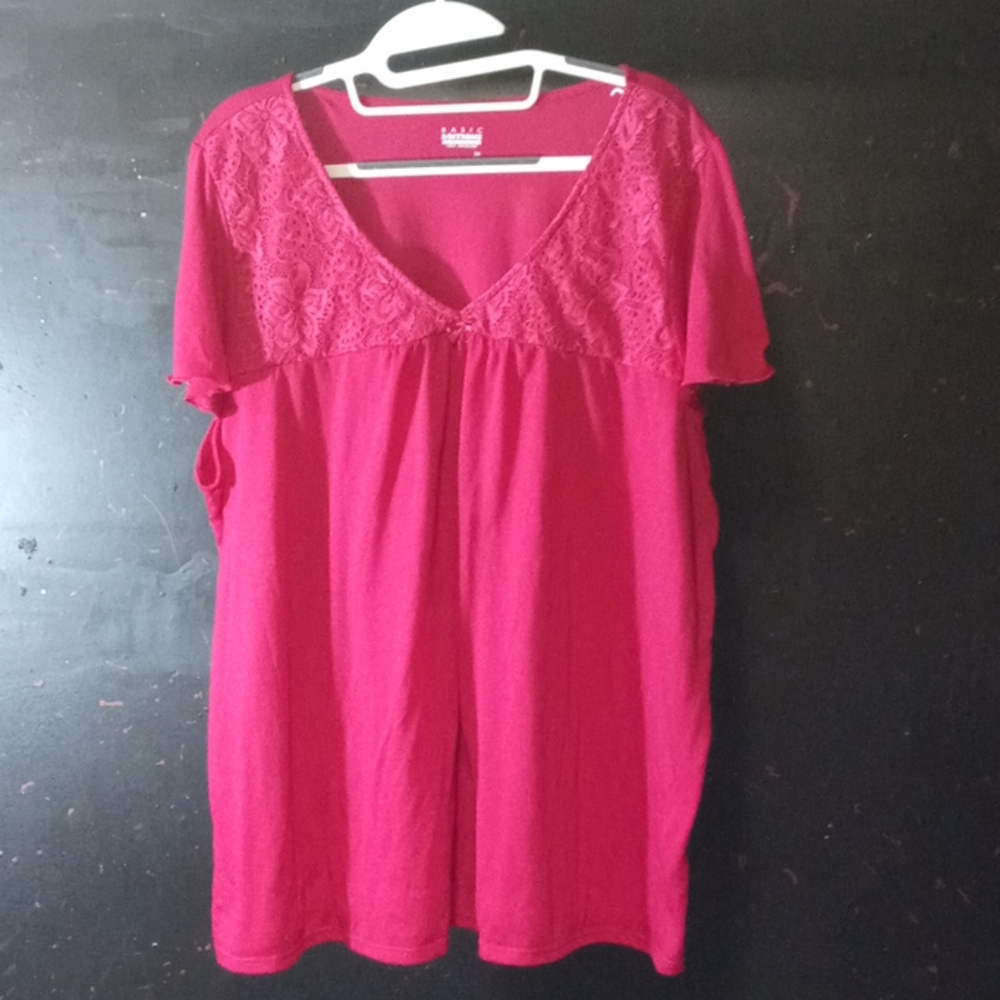 Dark red tee